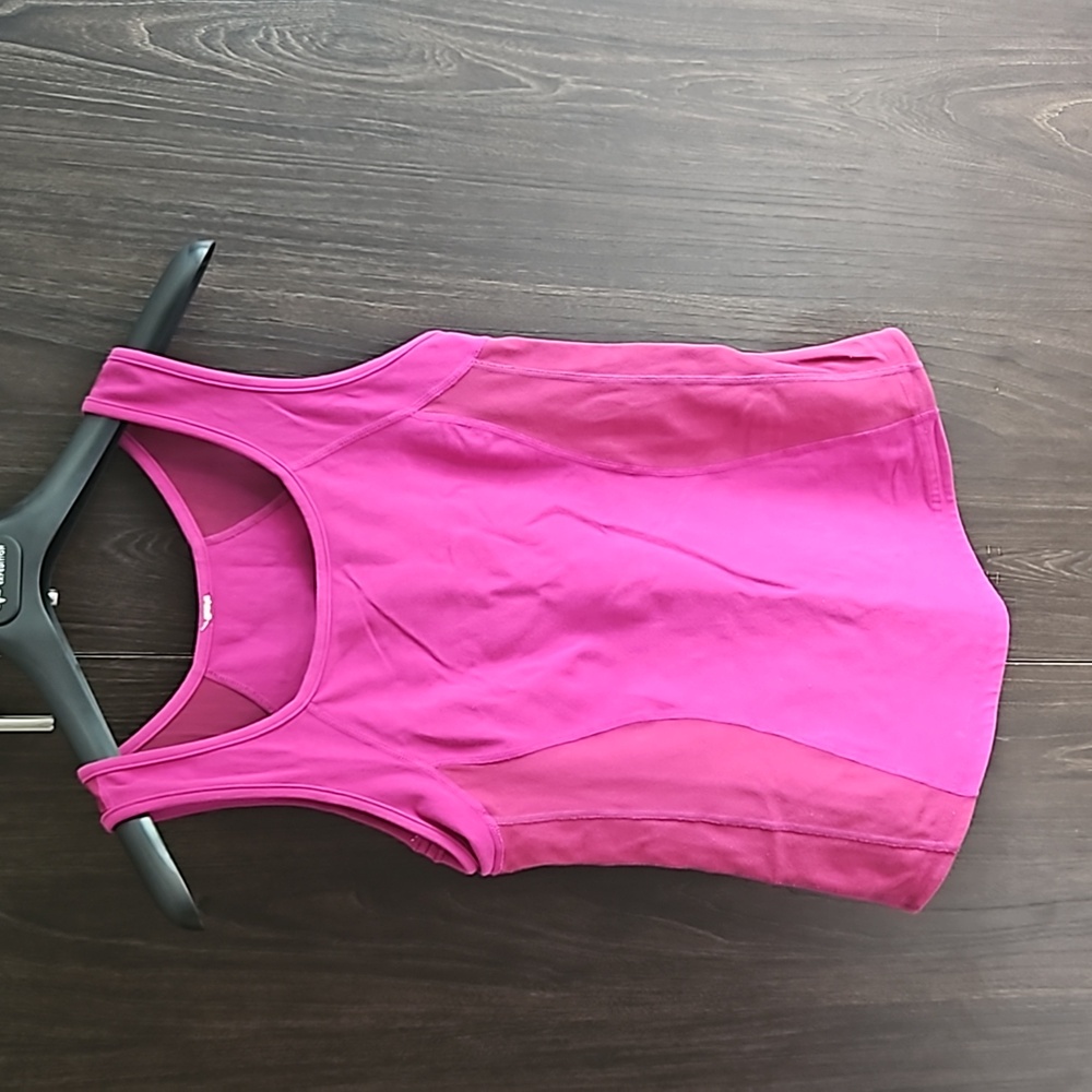 Lululemon size 6 luon fuschia tank top